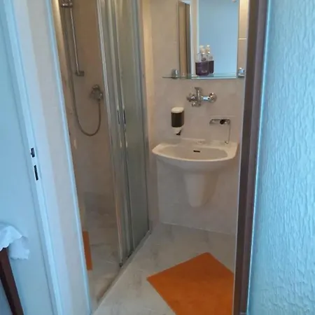 Casa de hóspedes Europension 3*